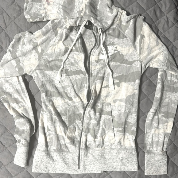Nike Tops - Women’s Nike size XS zip up sweatshirt.